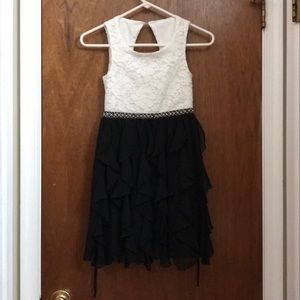 No size girls black and white dress